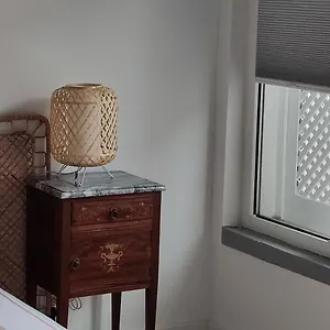 Cozy Close To Downtown Homestay